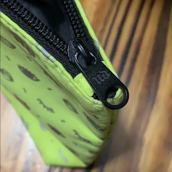 Urban Decay Lime Green Makeup Bag - Picture 3 of 4